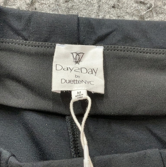 Day2Day by Duette NYC Black Ponte Knit Track Pants – Size M – NWT - Picture 3 of 5